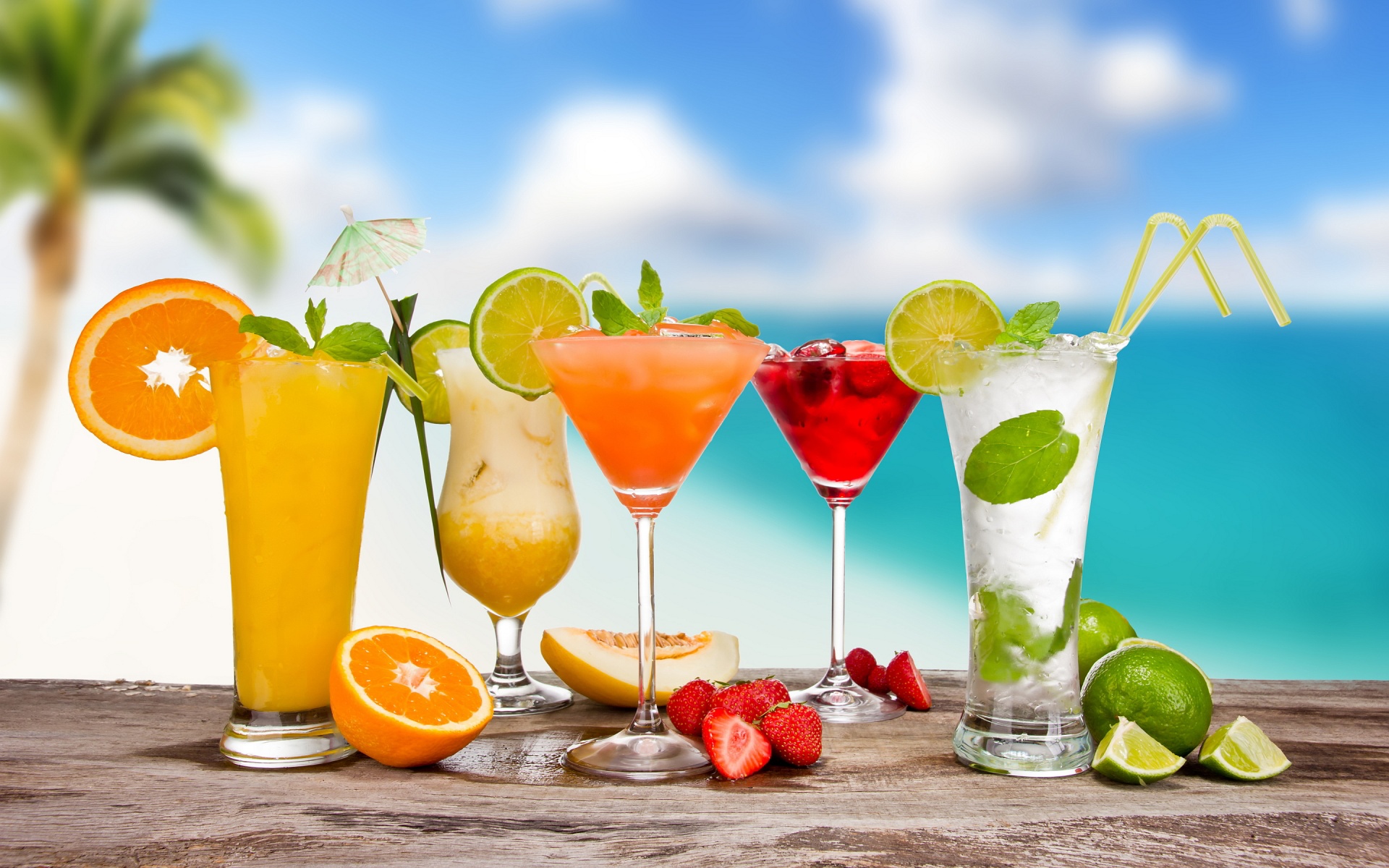 Летние картинки на рабочий. Экзотический коктейль. Пляжный коктейль. Прохладительные напитки. Разноцветные коктейли.